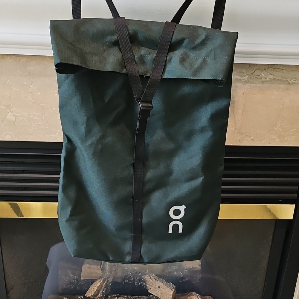 On Running Back Pack Snap Closure